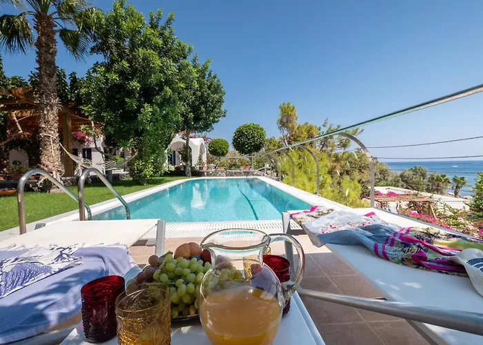 Villa Santorini Mystique Garden