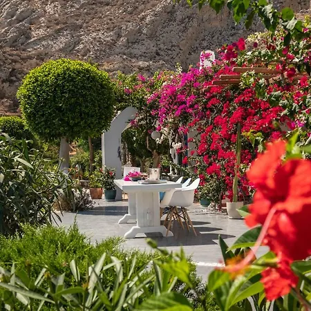 Santorini Mystique Garden Villa Kamari (Santorini)