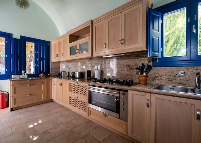 Santorini Mystique Garden Kamári