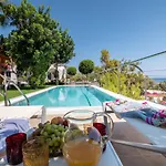 Vila Santorini Mystique Garden